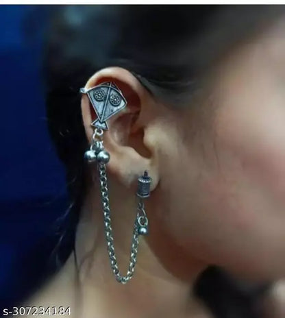 Kite-shaped dangle earrings from the women's jewelry set, featuring a unique design and stylish fashion accessories.