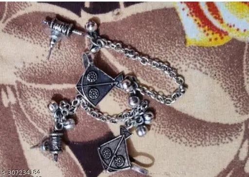 Kite-shaped dangle earrings from 13069 women's jewelry set featuring unique earring design and stylish fashion accessories.
