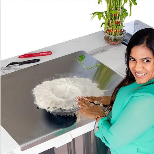 Multicolor stainless steel chopping board measuring 35x31cm, durable and ideal for food prep, from the 13162 brand.