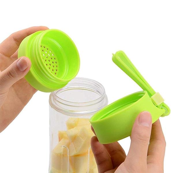 Wukusy 133 Portable USB Electric Juicer with 6 blades, compact protein shaker for fresh juice on the go.