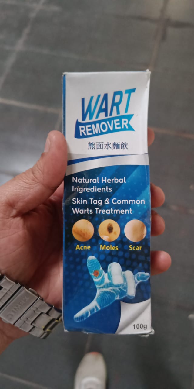 Two wart remover applicators from 1361, designed for treating warts with a clear, precise applicator tip.