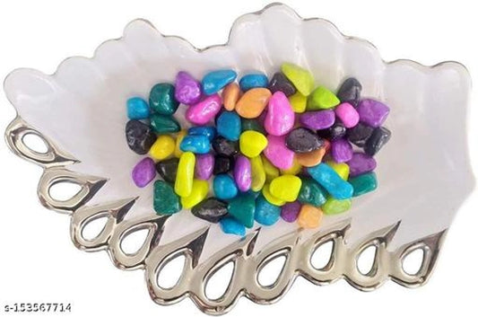 Multicolor decorative pebble stones for pet beds, 2000g bag, natural smooth stones in various colors for aesthetic bedding.
