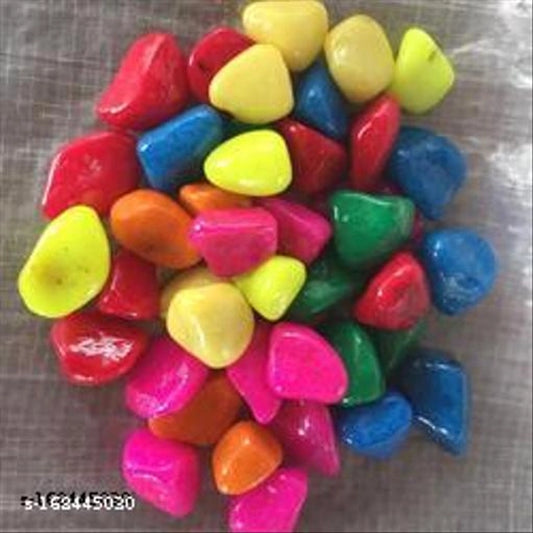 Multicolor decoration pebbles stones in 5000g bag, suitable for pet beds, with smooth, rounded stones in various vibrant colors.