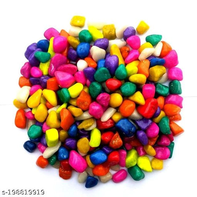 Multicolor decorative pebbles stones for pet beds, 5000g, natural stone accents for pet comfort and aesthetic appeal.
