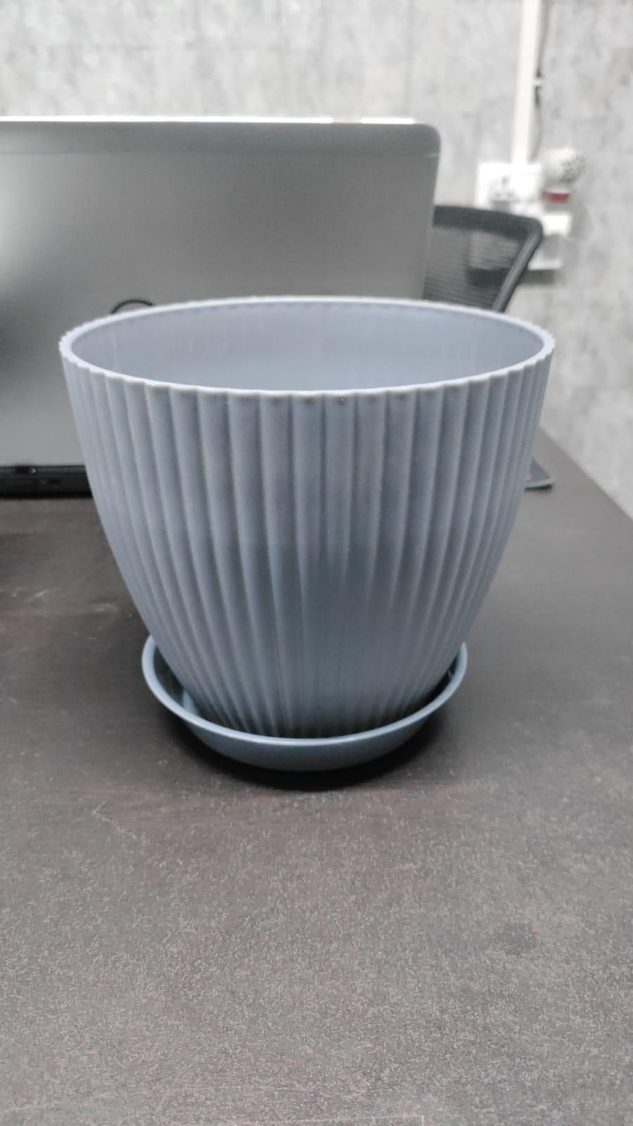 Plastic round flower pot with drainage holes and tray, ideal for indoor and outdoor plants, part of 19378 kitchen tool set.