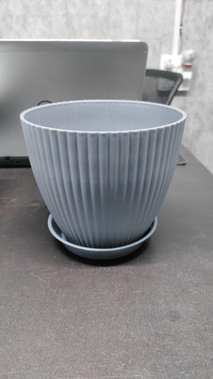 Plastic round flower pot with drainage holes and tray, ideal for indoor and outdoor plants, part of 19378 kitchen tool set.