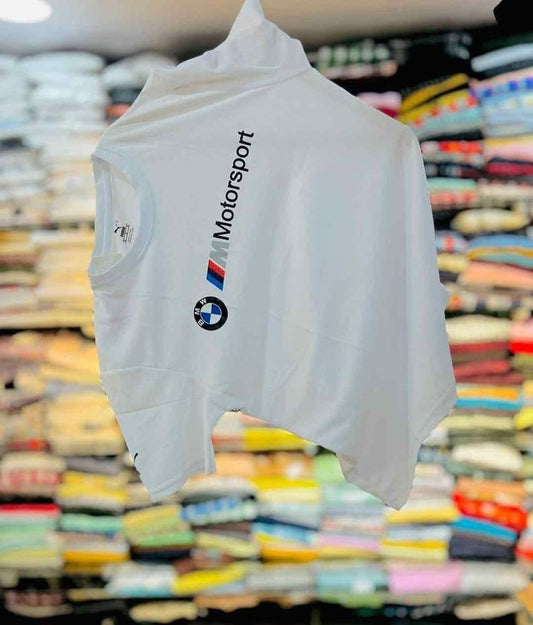 Mens 18537 T-shirt featuring a comfortable fit and classic design, shown in a casual style with short sleeves and crew neck.