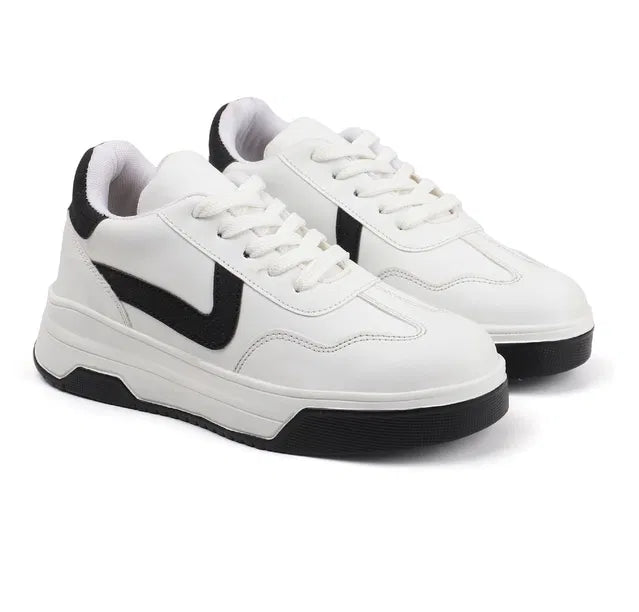 White 1889 men's casual shoes featuring sporty, comfortable design suitable for girls and women casual wear.