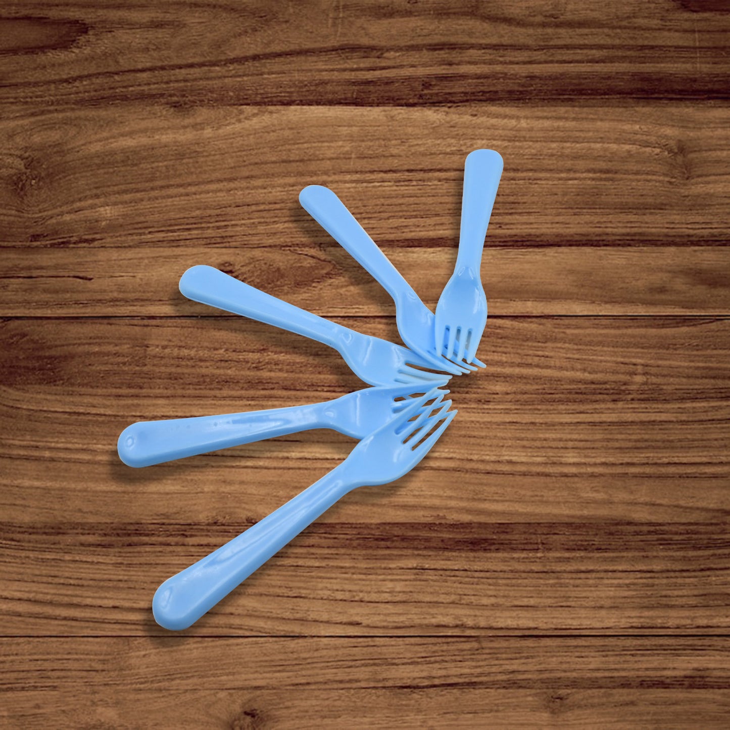 Set of five Wukusy heavy-duty plastic forks for parties, kitchen, or travel use, featuring durable, reusable design.