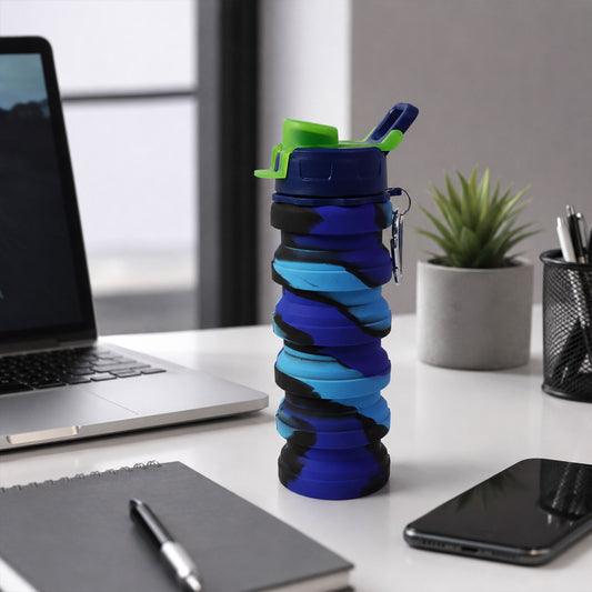Wukusy Sili Fold collapsible silicone water bottle with leakproof design and carabiner, 500ml capacity, shown in a folded and expanded state