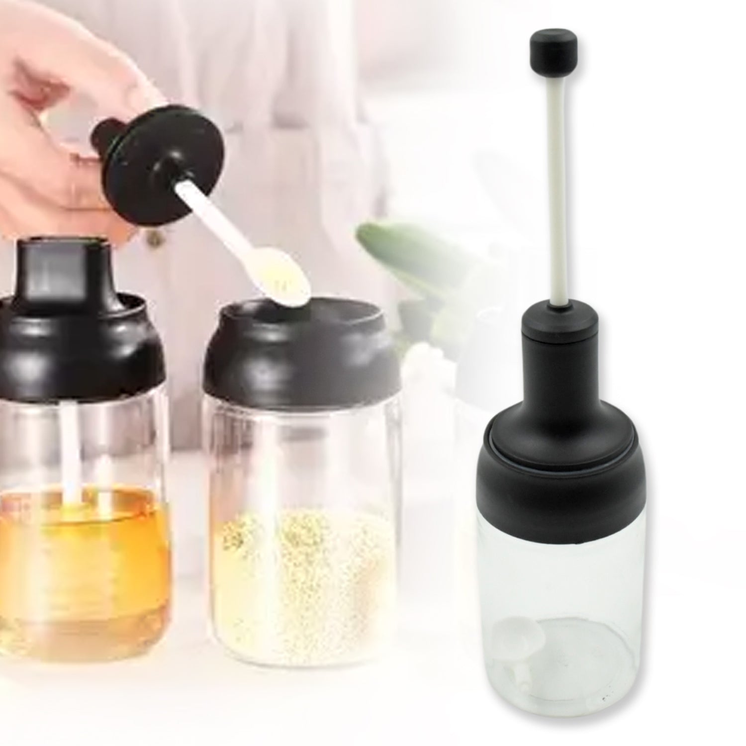 Wukusy heat-resistant glass condiment container with airtight cap, includes serving spoon, used for salt, spices, honey, and sugar.