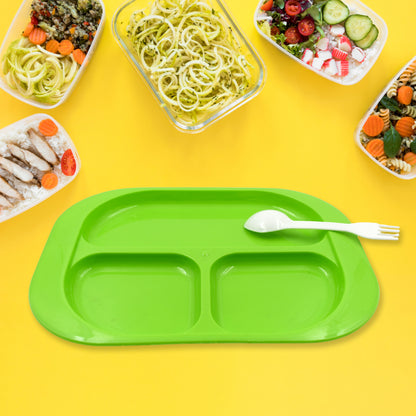 Wukusy 5554 plastic biodegradable food plate with 3 compartments and spoon, ideal for snacks, desserts, and outdoor camping.