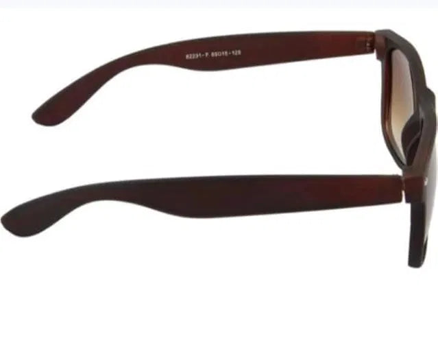 Stylish men's sunglasses from 26075 with a sleek frame, suitable for both women and men, shown in a close-up view.