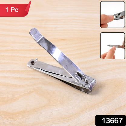 Wukusy premium heavy-duty stainless steel nail cutter with sharp blades for precise grooming, shown on a white background.