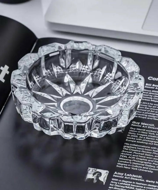 Wukusy crystal glass round ashtray with heavy-duty design and cigarette holder, suitable for smoking accessories.