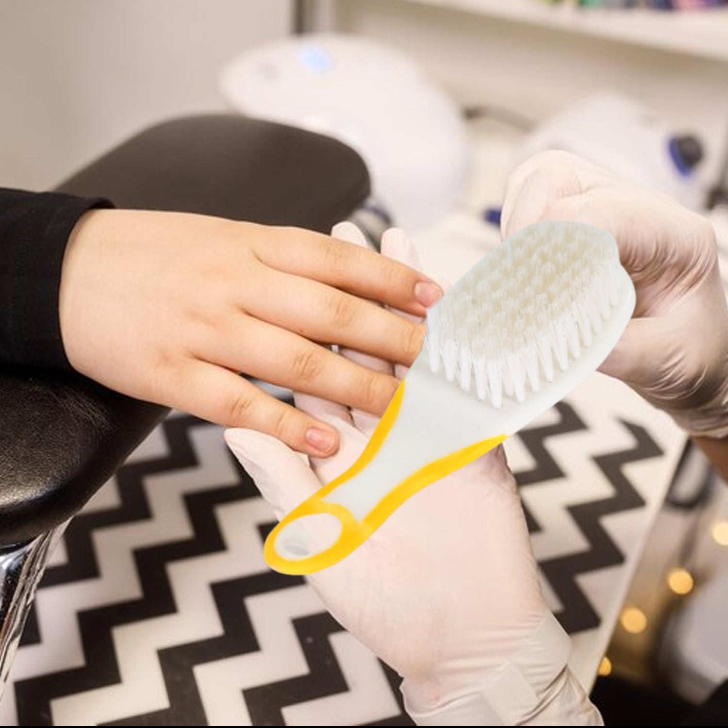 Wukusy handle grip nail brush with scrubber for fingernails and toenails, ideal for pedicure cleaning and nail grooming.