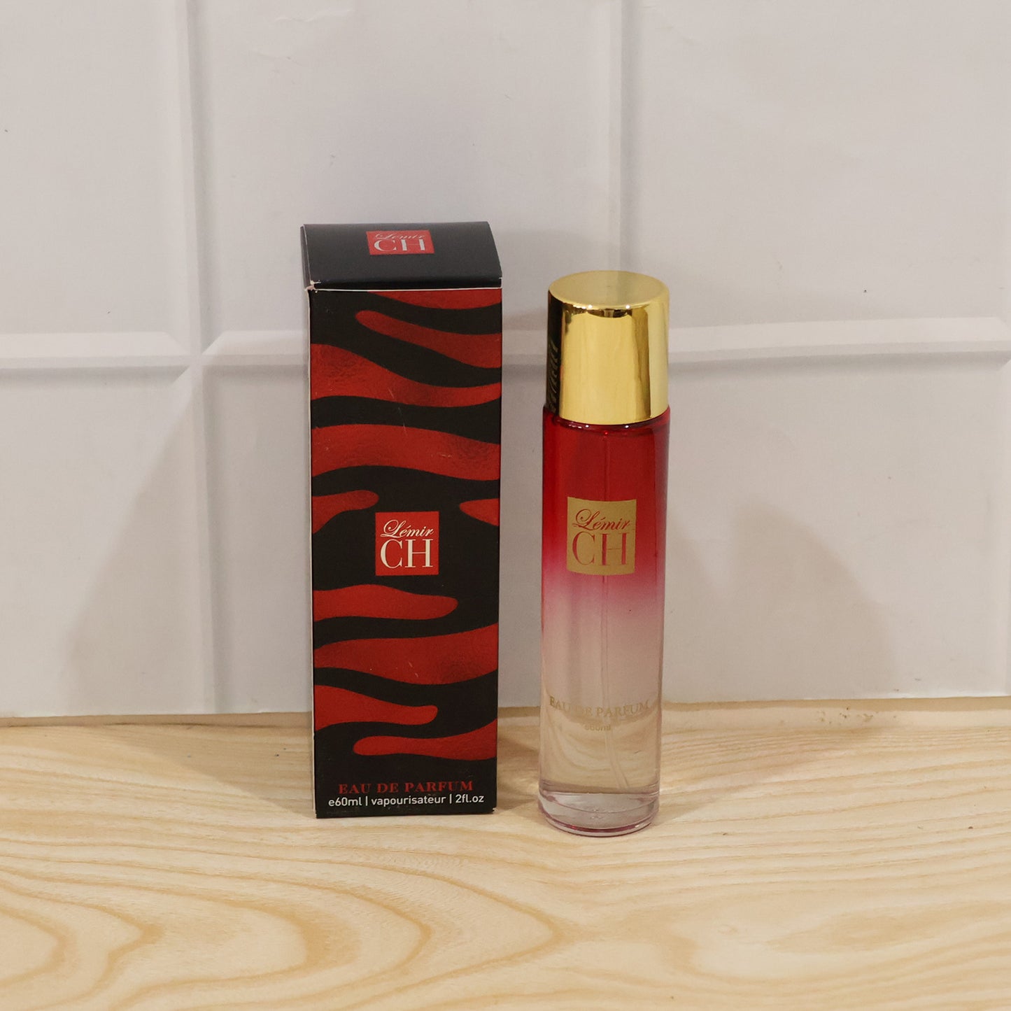 Wukusy Eau De Parfum Spray for Men and Women, 60ml, elegant glass bottle with silver cap, fragrance for both genders