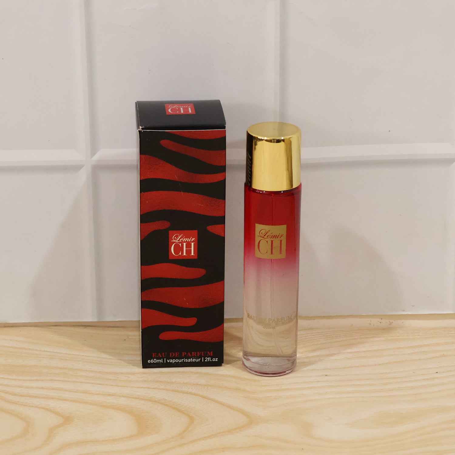 Wukusy Eau De Parfum Spray for Men and Women, 60ml, elegant glass bottle with silver cap, fragrance for both genders