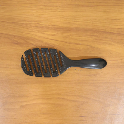 Wukusy premium detangling hair styling brush with flexible vent design, showcasing smooth, split-end reducing hair comb.