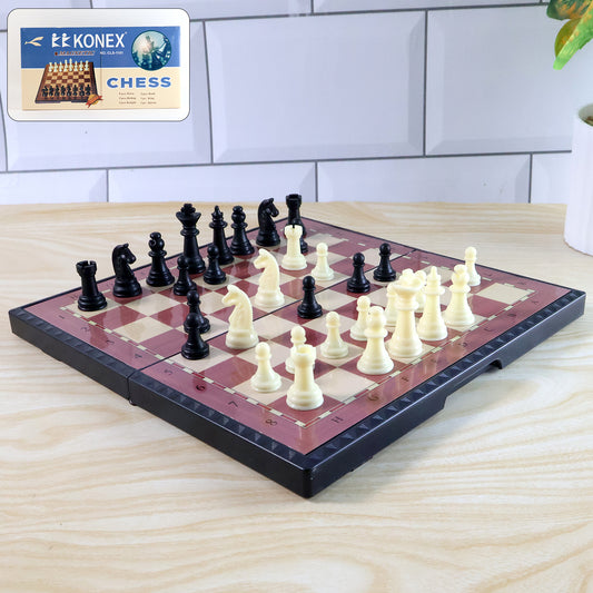 Foldable magnetic chess board game set by Wukusy, featuring a 24x24 cm portable design with chess pieces on the board.