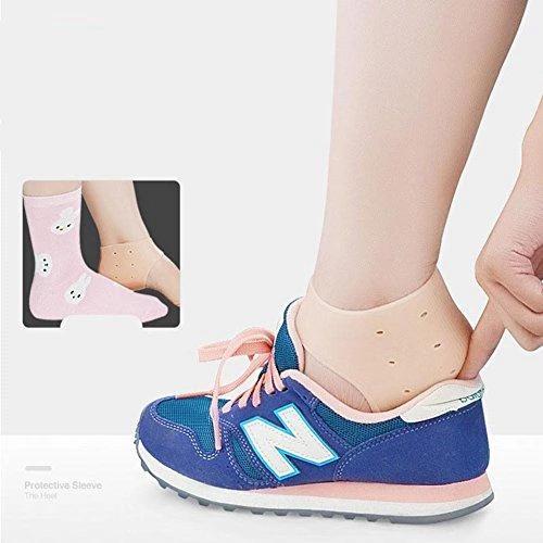 Wukusy 339 moisturizing silicone gel for dry, cracked heels, showing multi-colored gel applicator on rough heel skin.
