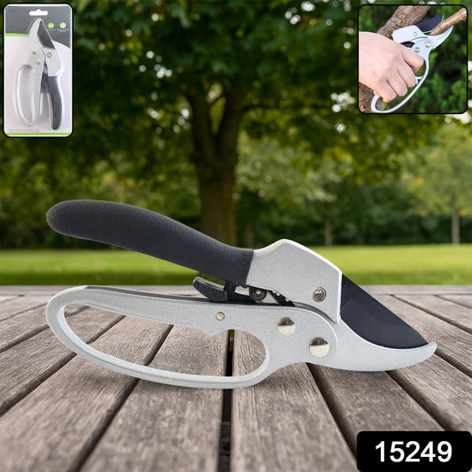 Wukusy gardening shears, 200mm pruning scissors for garden trimming, featuring ergonomic handles and sharp blades.