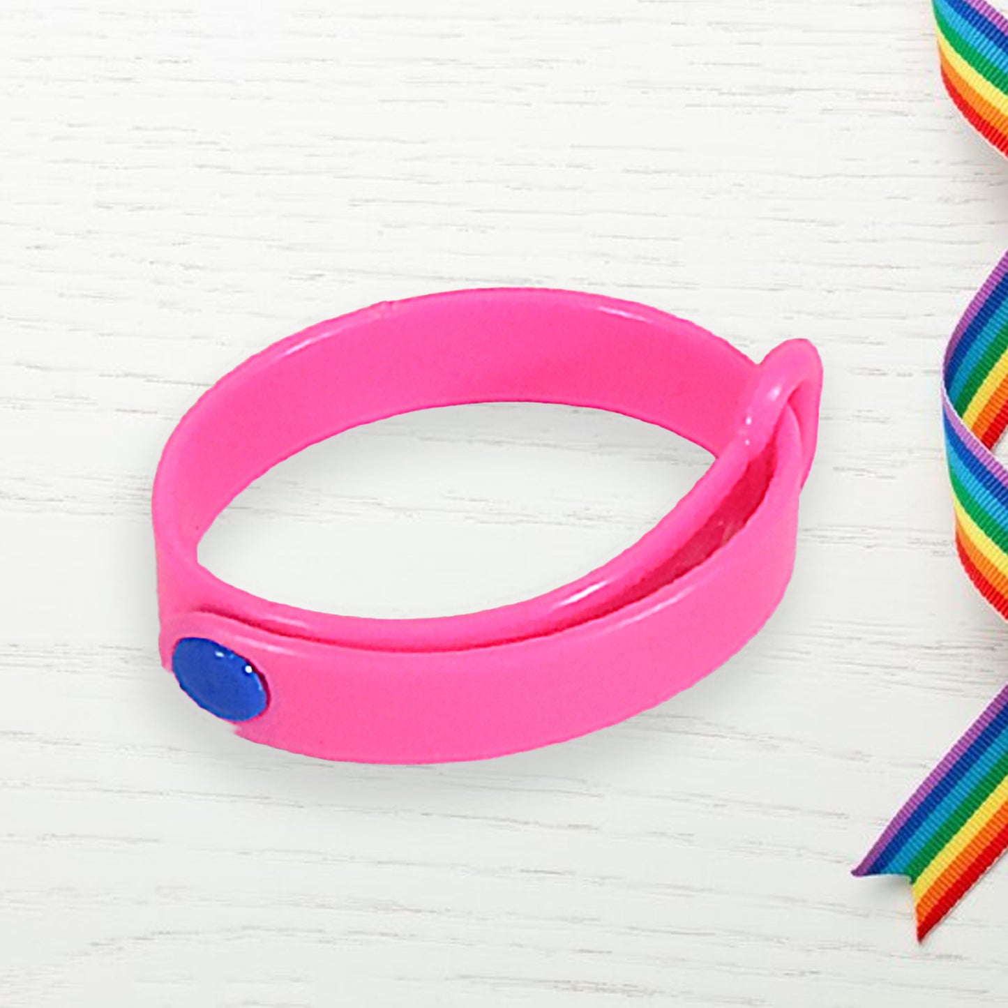 Colorful Wukusy friendship belt for kids, a true friendship toy with intertwined design symbolizing special bonds.