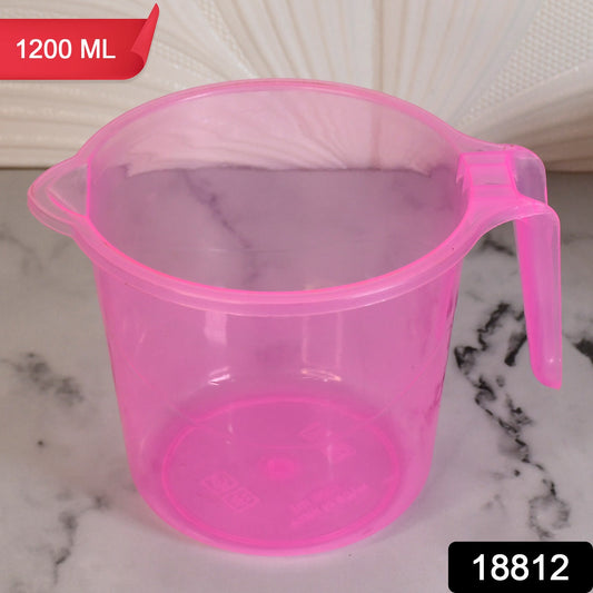 Transparent plastic round bath water mug with 1200ml capacity in mixed colors, ideal for home and kitchen use.