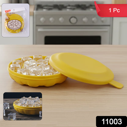 Wukusy premium round ice cube tray with lid, showing multiple clear ice cubes in the black tray for freezing and storage.