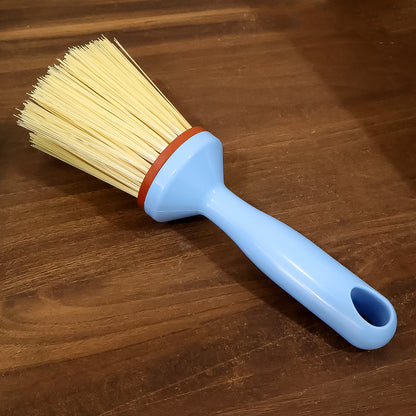 Wukusy multi-purpose plastic cleaning brush with short handle, suitable for scrubbing dishes, surfaces, and household cleaning tasks