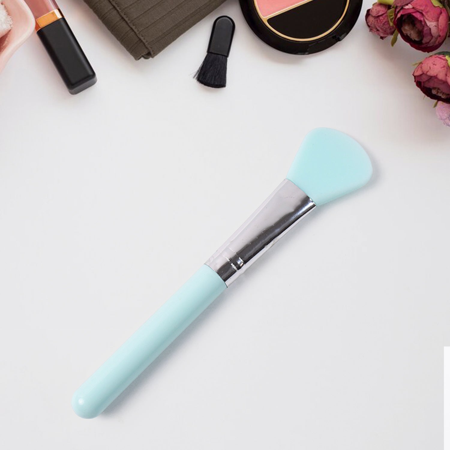 Wukusy soft silicone face mask applicator brush, 1 piece, with a smooth silicone head for easy, even mask application.