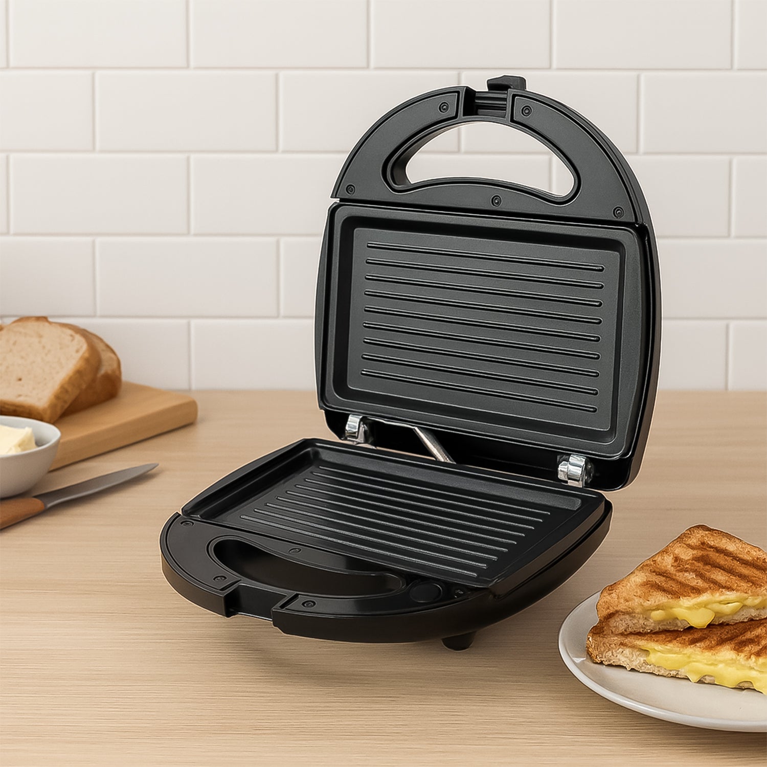 Wukusy Orbit Sandwich Maker with interchangeable plates, 800W, compact home kitchen appliance for quick sandwich preparation