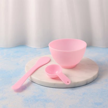 Wukusy 3-piece facial mask mixing bowl set with ceramic bowls and spatulas for skincare application and mask preparation.
