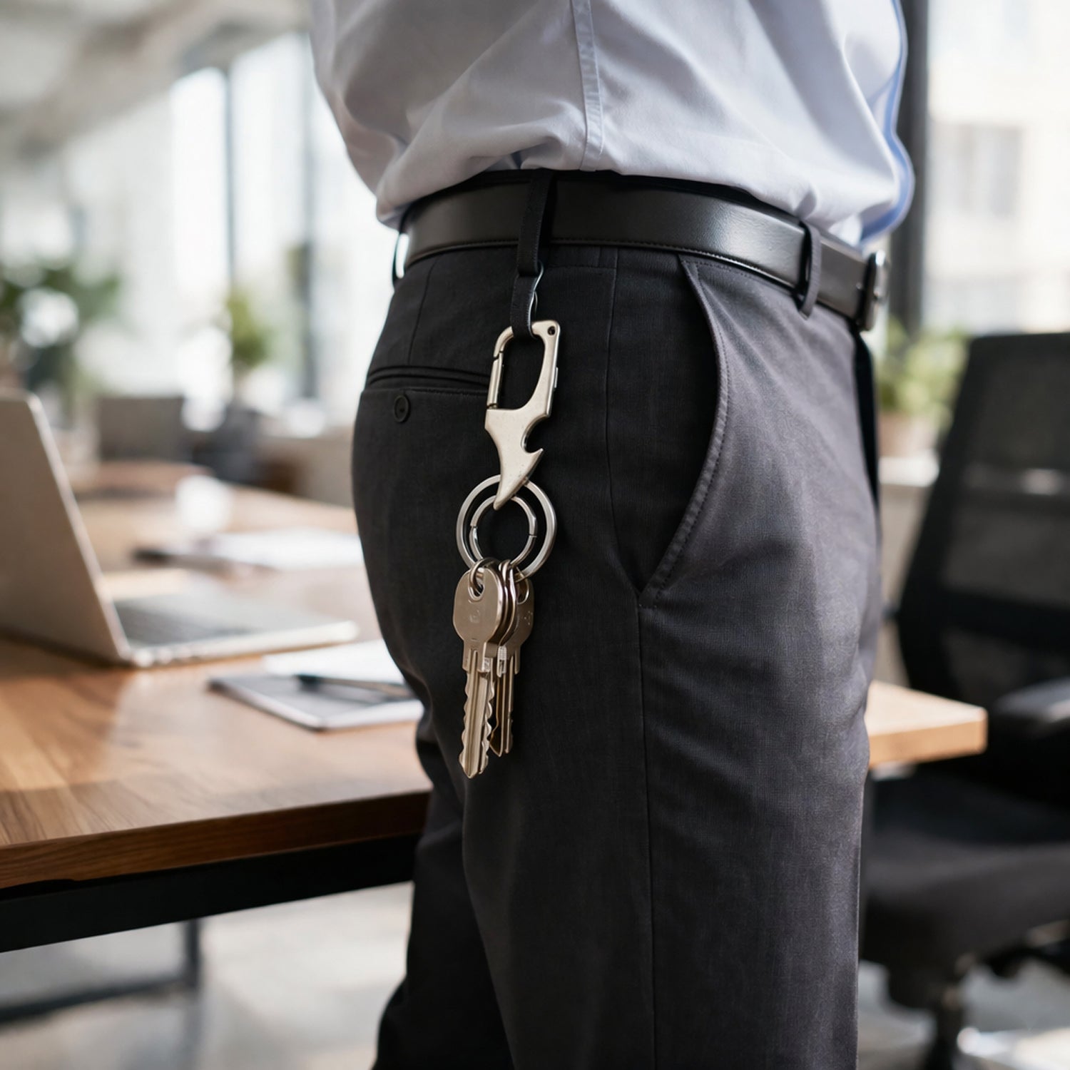 Wukusy premium heavy duty keychain with dual rings, durable metal key holder for secure key organization.
