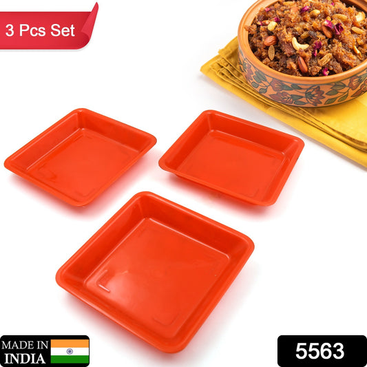 Set of three Wukusy square plastic halwa dinner plates for snacks, breakfast, and serving in home, restaurant, or office settings.