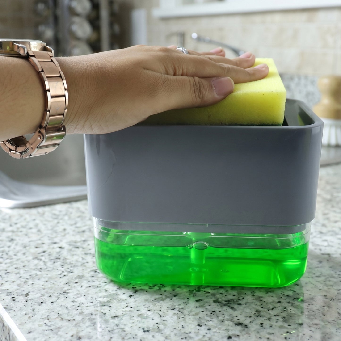 Wukusy soap dispenser with sponge holder set, modern bathroom accessory featuring a sleek dispenser and convenient sponge storage
