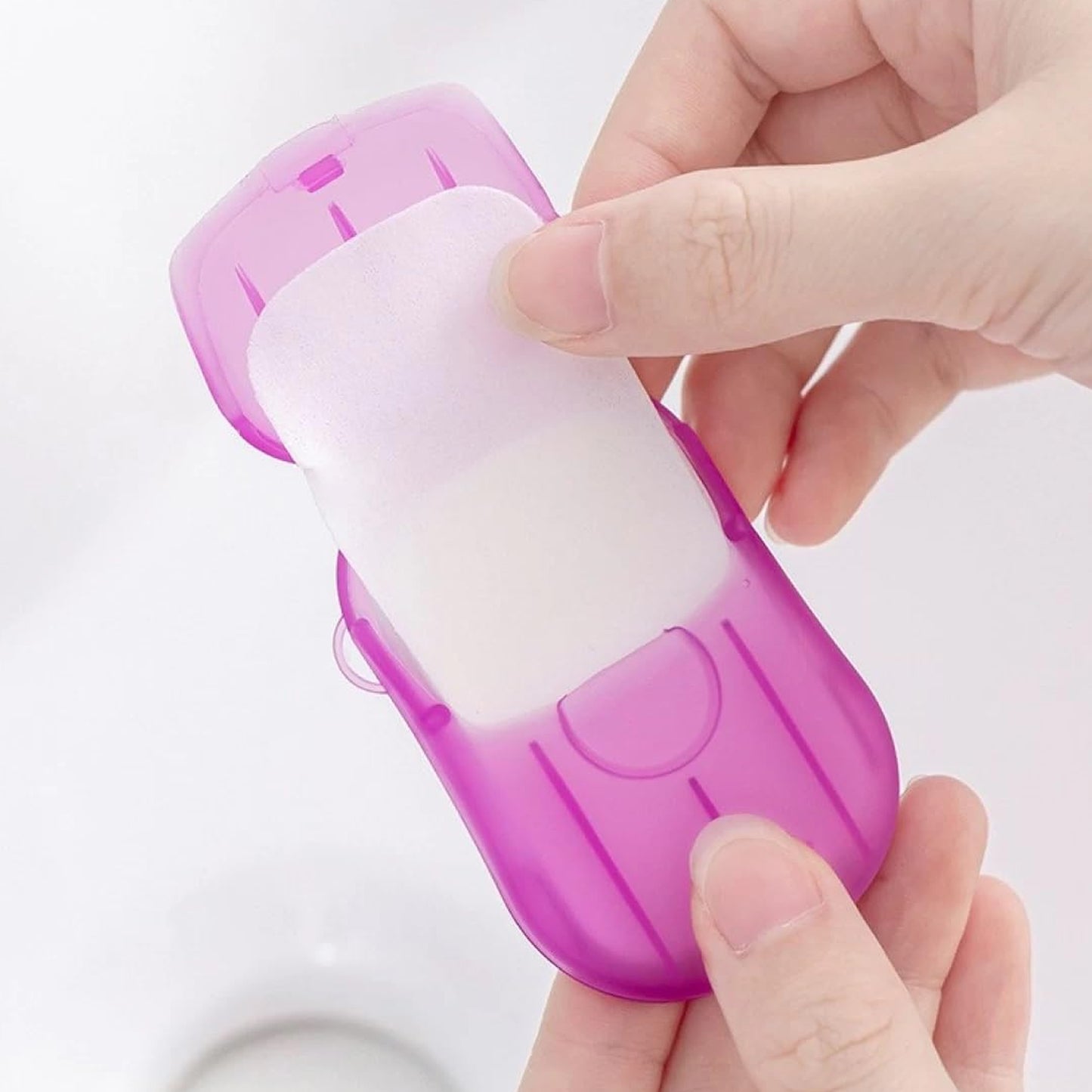 Wukusy portable travel paper soap sheets with mini box, 20 colorful sheets for convenient hand cleaning on the go.