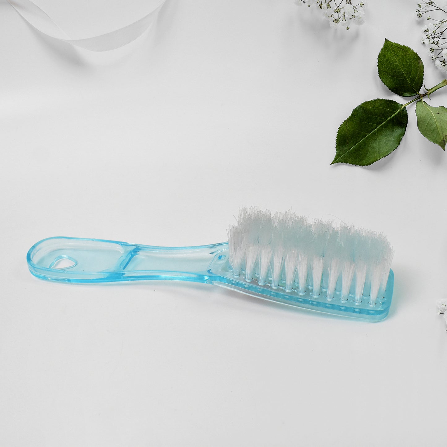 Wukusy plastic handle scrubbing brush with mixed color bristles, 19 cm length, ideal for shoes and clothes cleaning.