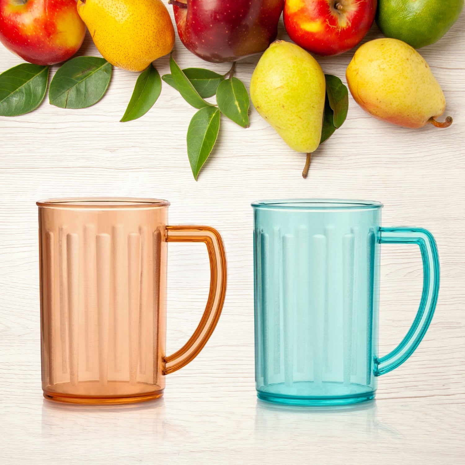 Two clear Wukusy juice glasses with handles, unbreakable plastic, suitable for kids, used for water, juice, beer, or milk shakes.