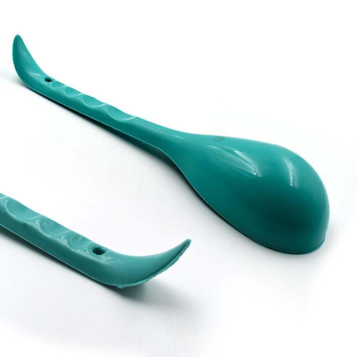 Wukusy plastic serving spoon, kitchen tool, with a long handle and wide scoop for serving food, shown on a neutral background