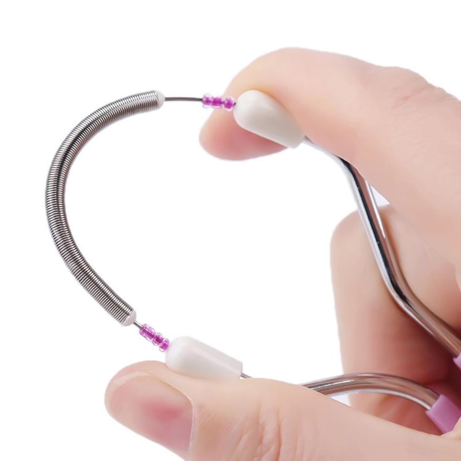 Wukusy portable facial hair remover spring for gentle, natural hair removal on the face, compact and easy to use.