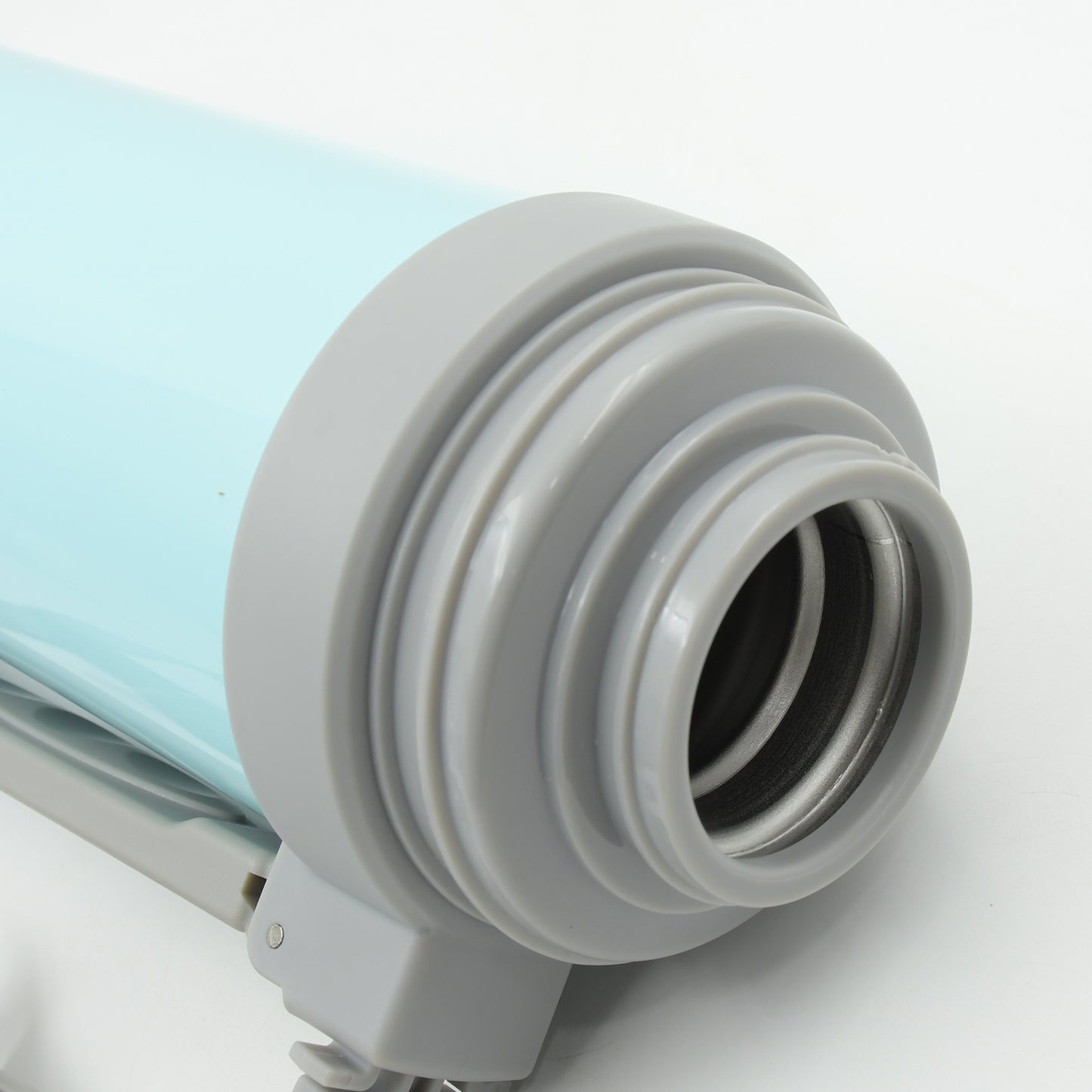 Wukusy stainless steel vacuum insulated water bottle with large 1200ml capacity, designed for travel, outdoor, and fitness use.