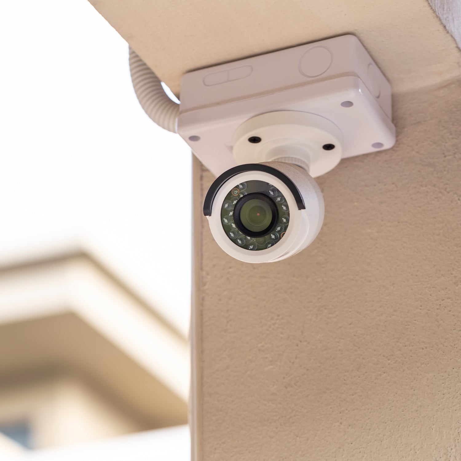 Wukusy 9032 camera mounting box for home improvement, designed to store and protect cameras from damage.