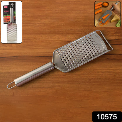 Wukusy Supermom stainless steel carrot grater for kitchen, with sharp blades for easy vegetable grating and zesting.