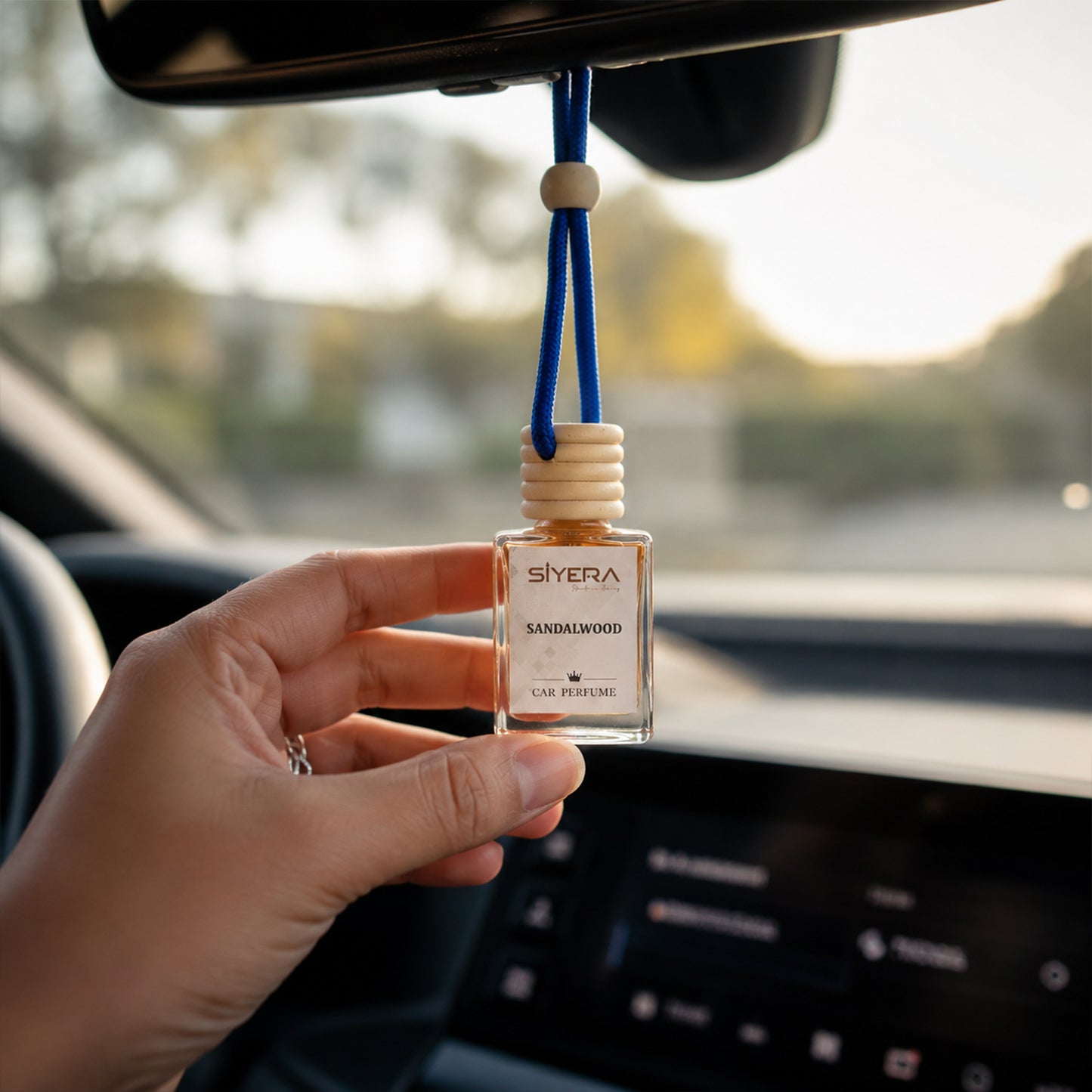 Wukusy sandalwood car perfume hanging air freshener with wooden cap hanging from car rearview mirror