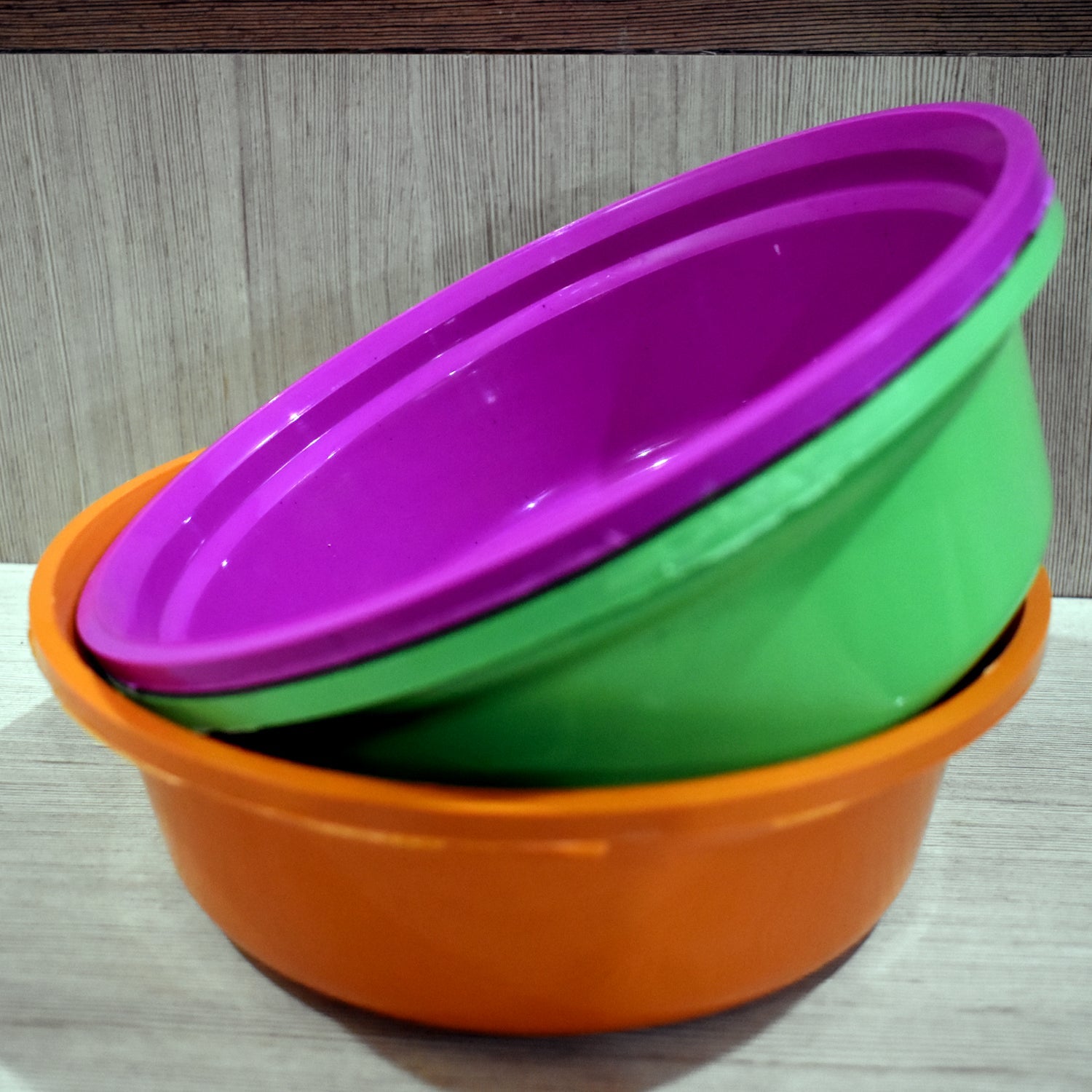 Set of three Wukusy household plastic round storage bowls, tubs, and baskets for organizing and home improvement.
