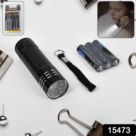 Wukusy portable mini torch with super-bright LED, battery operated, 3AAA batteries included, ideal for travel and outdoor use