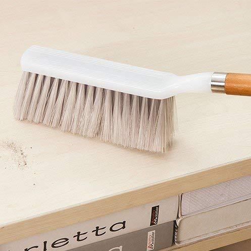 Wukusy 1240 plastic cleaning brush for household cleaning, with sturdy bristles for scrubbing surfaces in home improvement tasks.