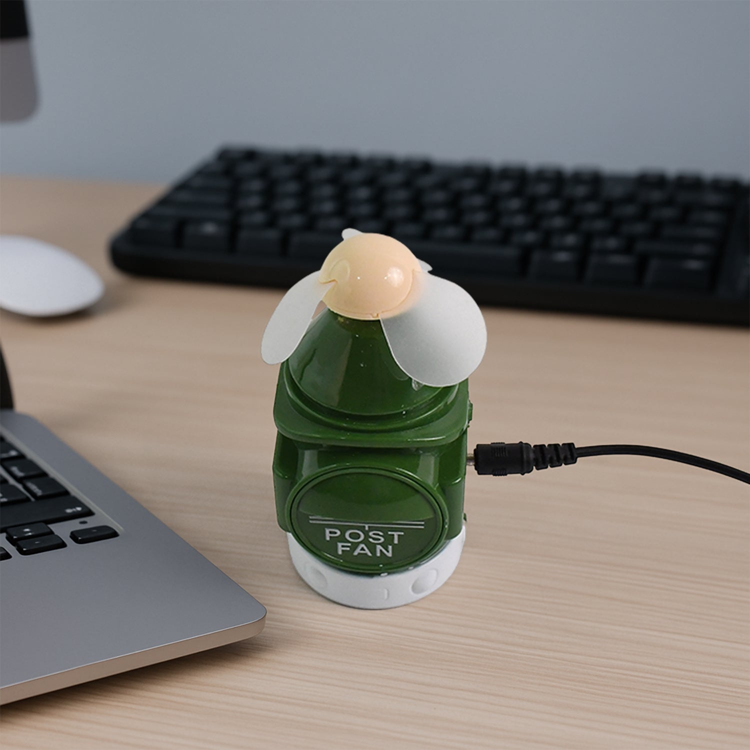 Wukusy manual portable handheld post fan for office use, small handheld device with adjustable fan blades and ergonomic grip
