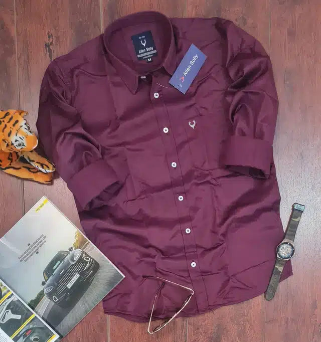 Men's maroon full sleeves shirt from 8969, stylish wine-colored men's shirt with full sleeves, size medium.